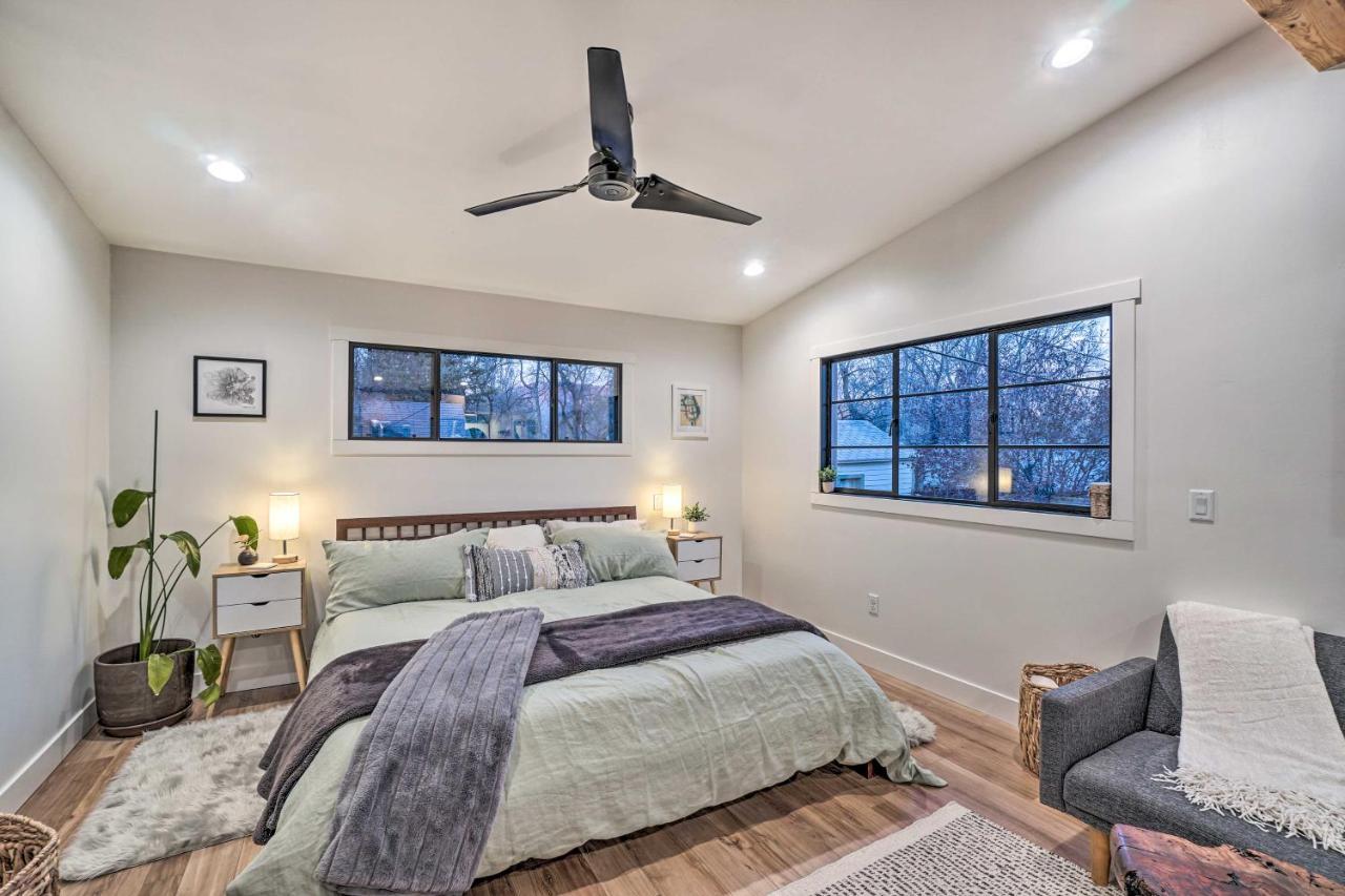 Cozy Flagstaff Studio With Patio - Near Dtwn! ภายนอก รูปภาพ