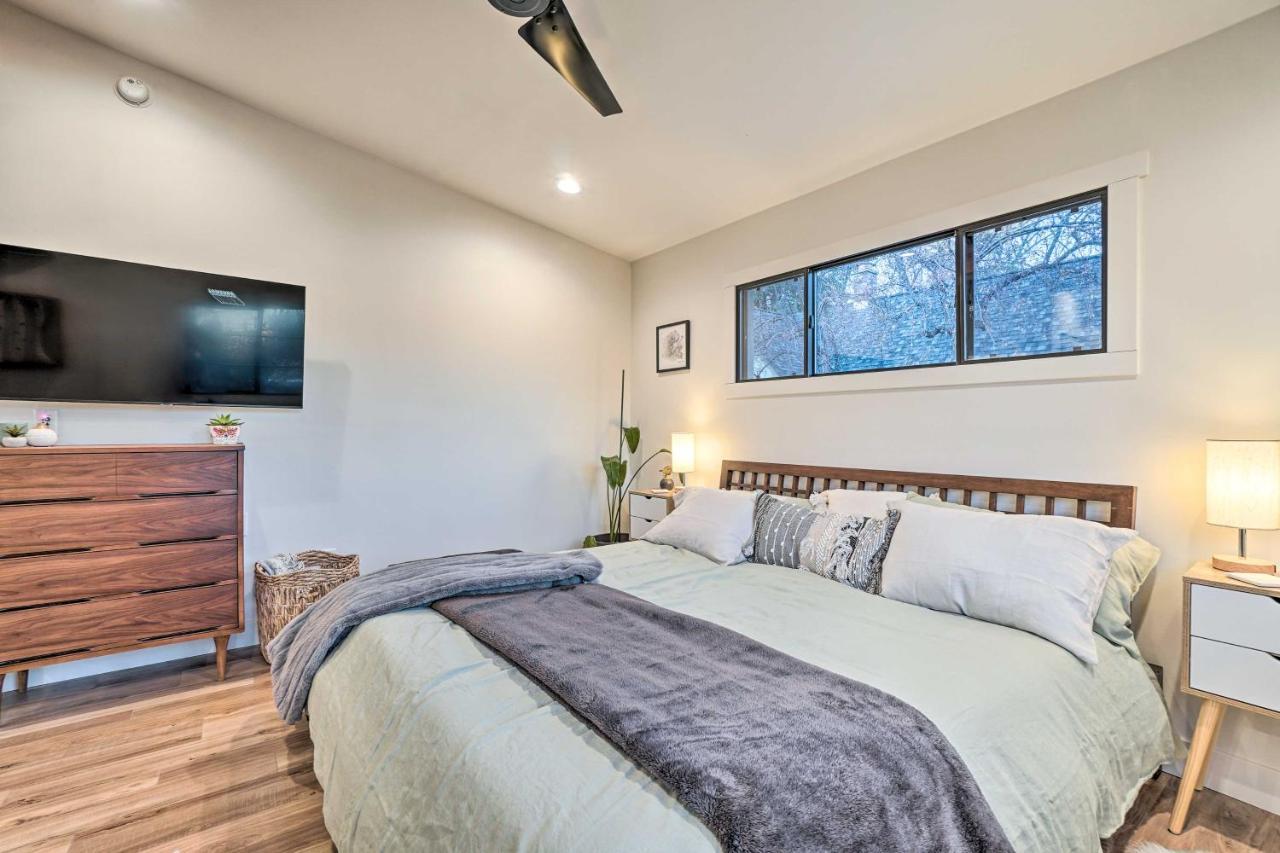 Cozy Flagstaff Studio With Patio - Near Dtwn! ภายนอก รูปภาพ